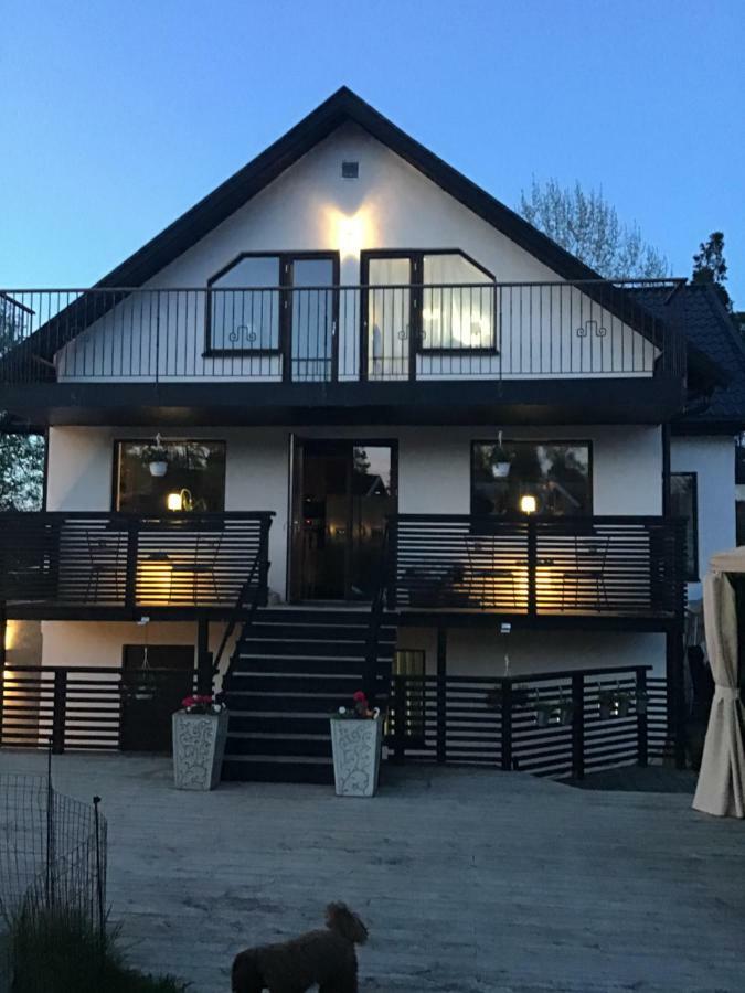 Lagenhet I Villa Pa Fornudden Tyreso Luaran gambar