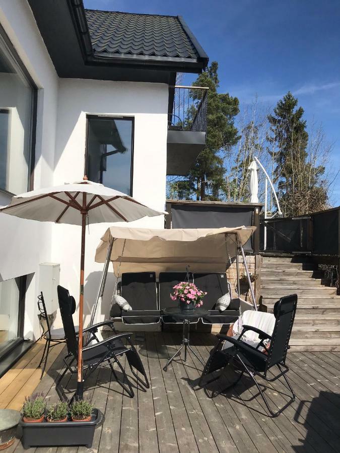 Lagenhet I Villa Pa Fornudden Tyreso Luaran gambar