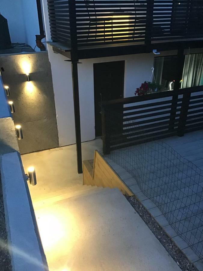 Lagenhet I Villa Pa Fornudden Tyreso Luaran gambar